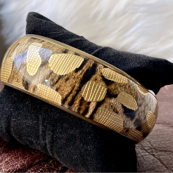 Animal Print Patterned Chunky Bangle with Brass Metal - Picture 10 of 14